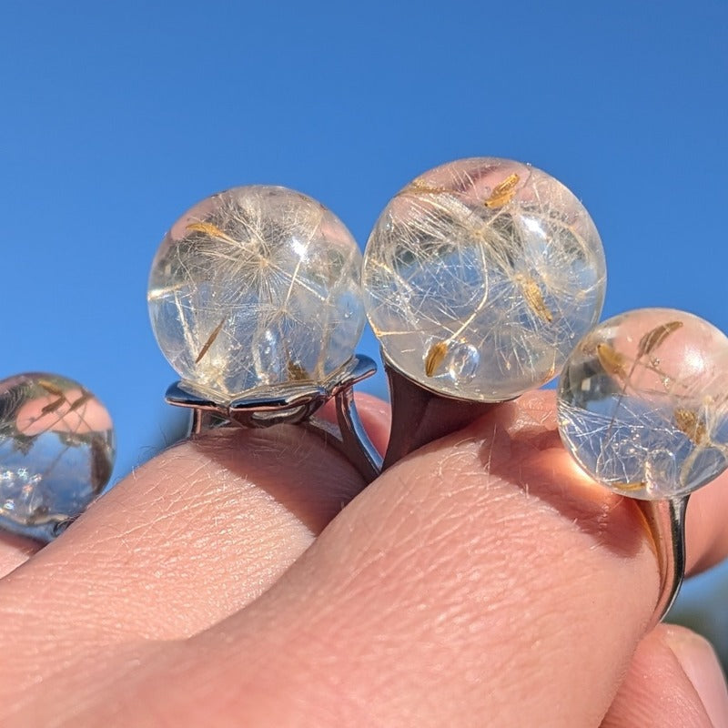 Handmade resin jewelry with real dandelion flowers and botanical details – EL-Creations