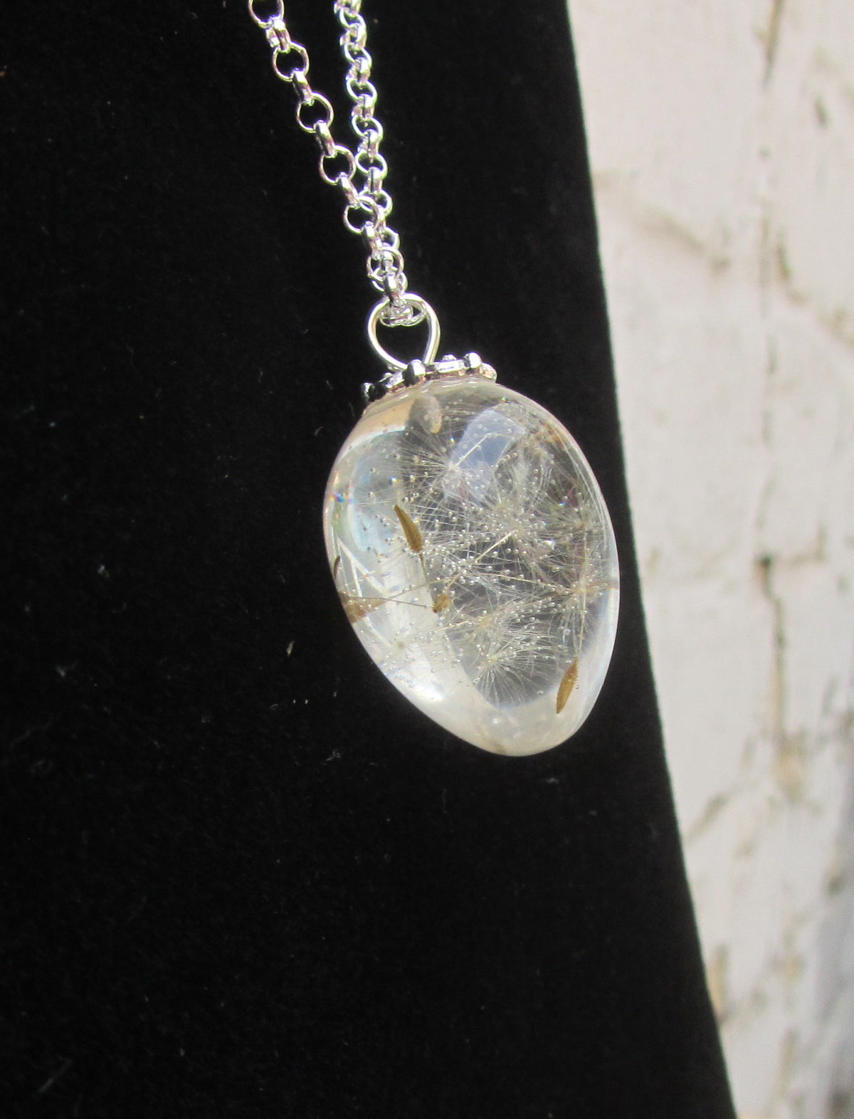 Handmade botanical resin necklace with real dandelion seeds EL-Creations