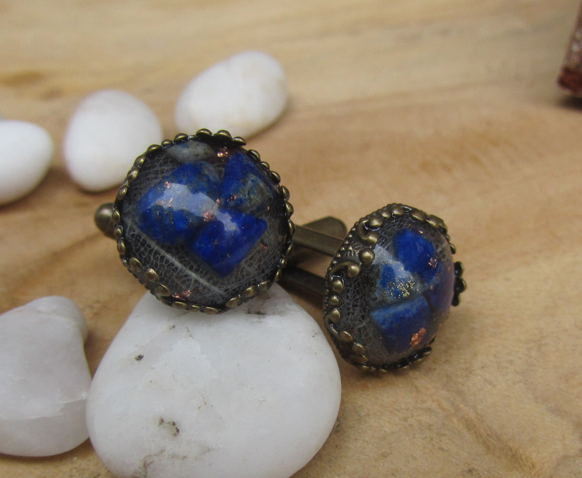 Boutons de manchette en résine, paillettes de cuivre et lapis-lazuli