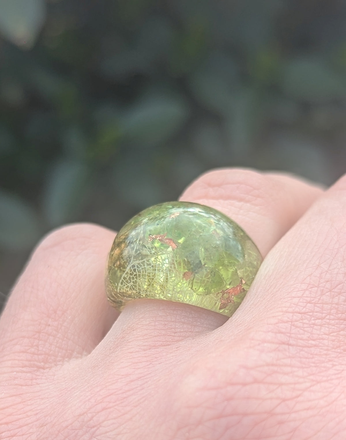 Crystal clear resin ring with natural peridot and botanical leaf by EL-Creations