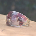 Bague en résine de quartz rose et grenat