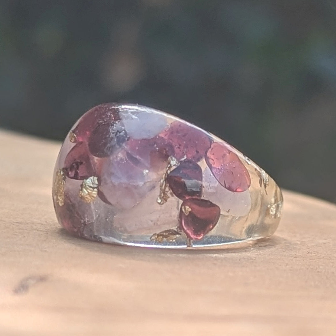 Handmade garnet and rose quartz resin ring with natural gemstones EL-Creations

