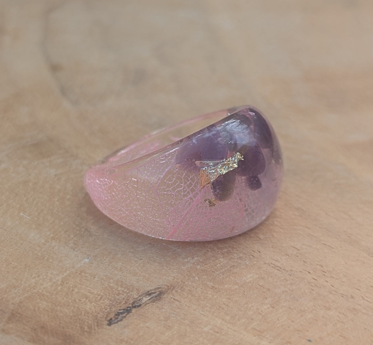 Unique botanical resin ring with amethyst crystal and gold flakes by EL-Creations