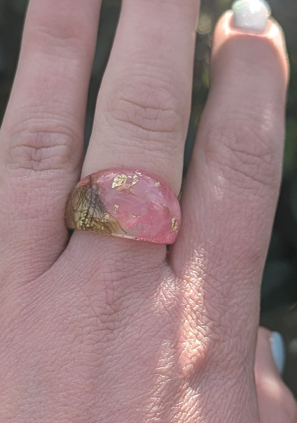 Handmade botanical jewelry with pink flowers moss and resin by EL-Creations