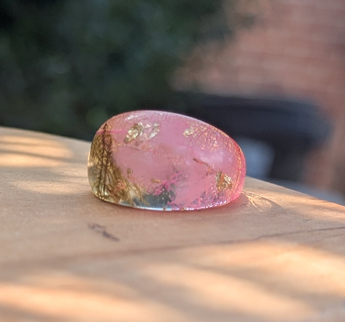 Unique botanical resin ring with rose quartz moss and preserved flowers by EL-Creations