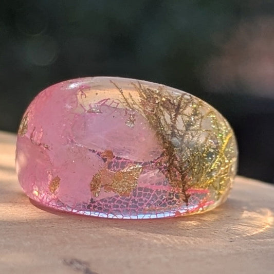 Handmade pink flower resin ring with moss and rose quartz by EL-Creations
