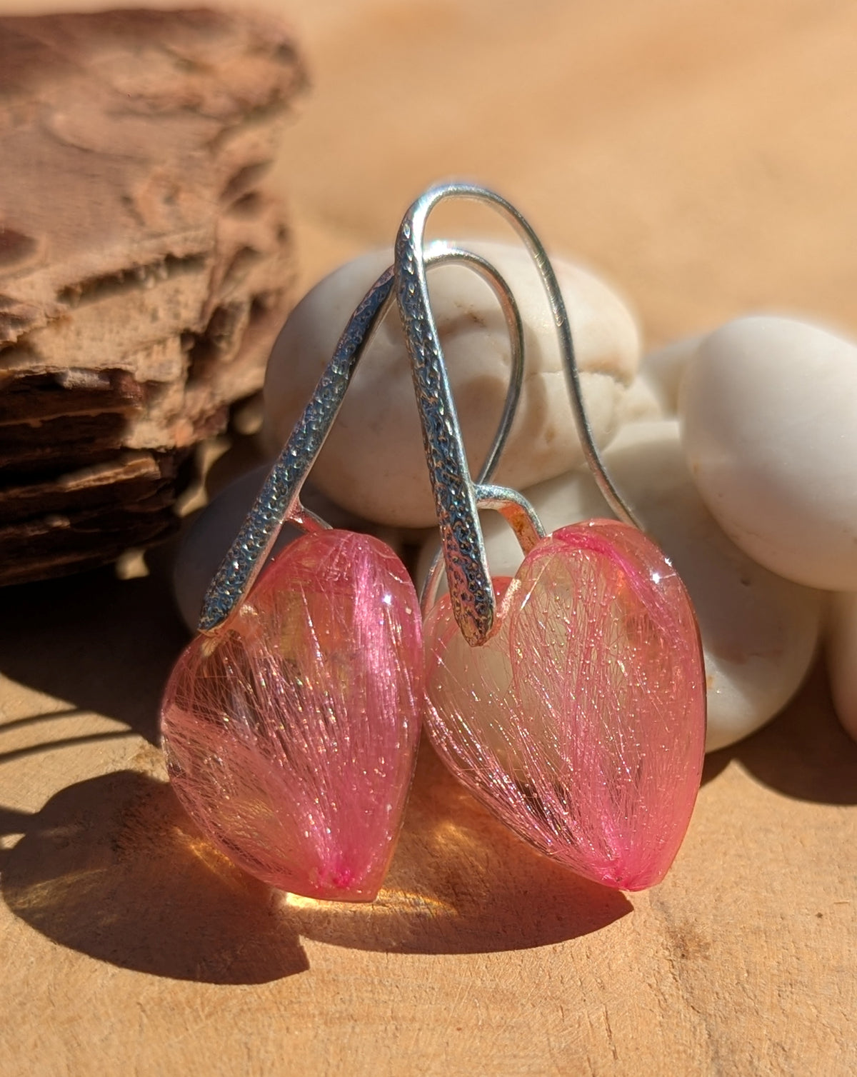 Pink botanical heart resin earrings with sterling silver hooks, handmade gift for her, EL Creations Belgium