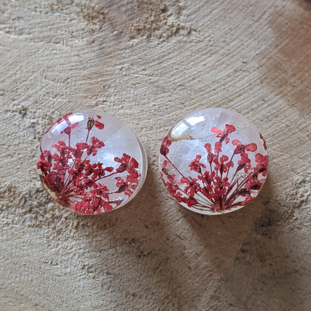 Rose quartz red flower resin ear plugs handmade botanical jewelry EL-Creations