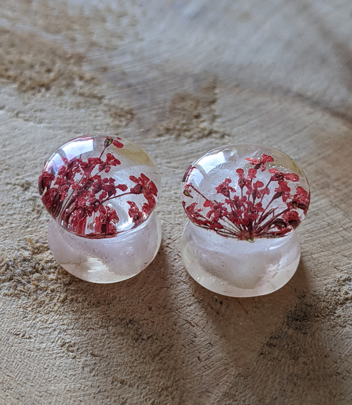 Botanical resin ear gauges with real rose quartz and red flower EL-Creations