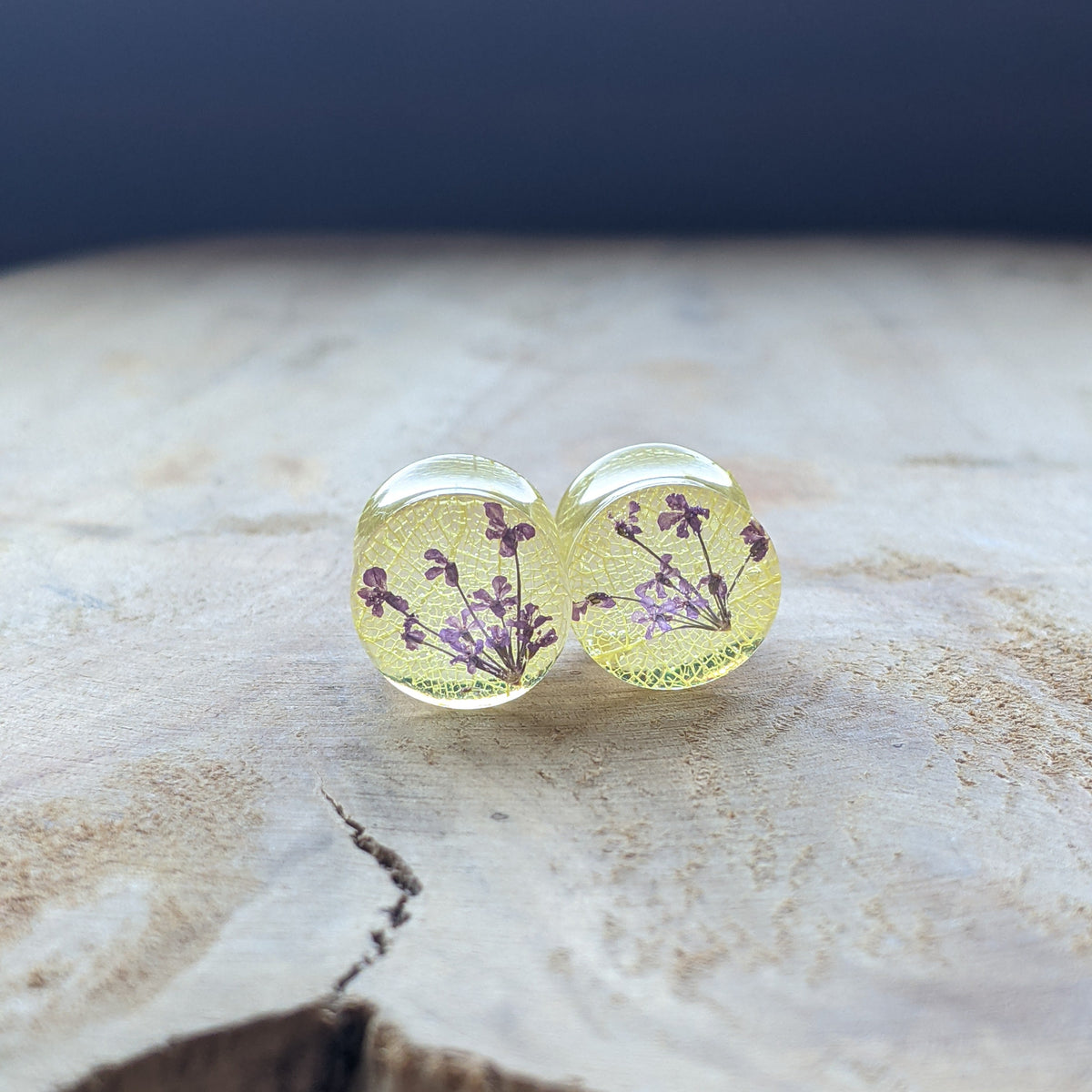 Handmade resin ear plugs with real yellow leaf - EL-Creations
