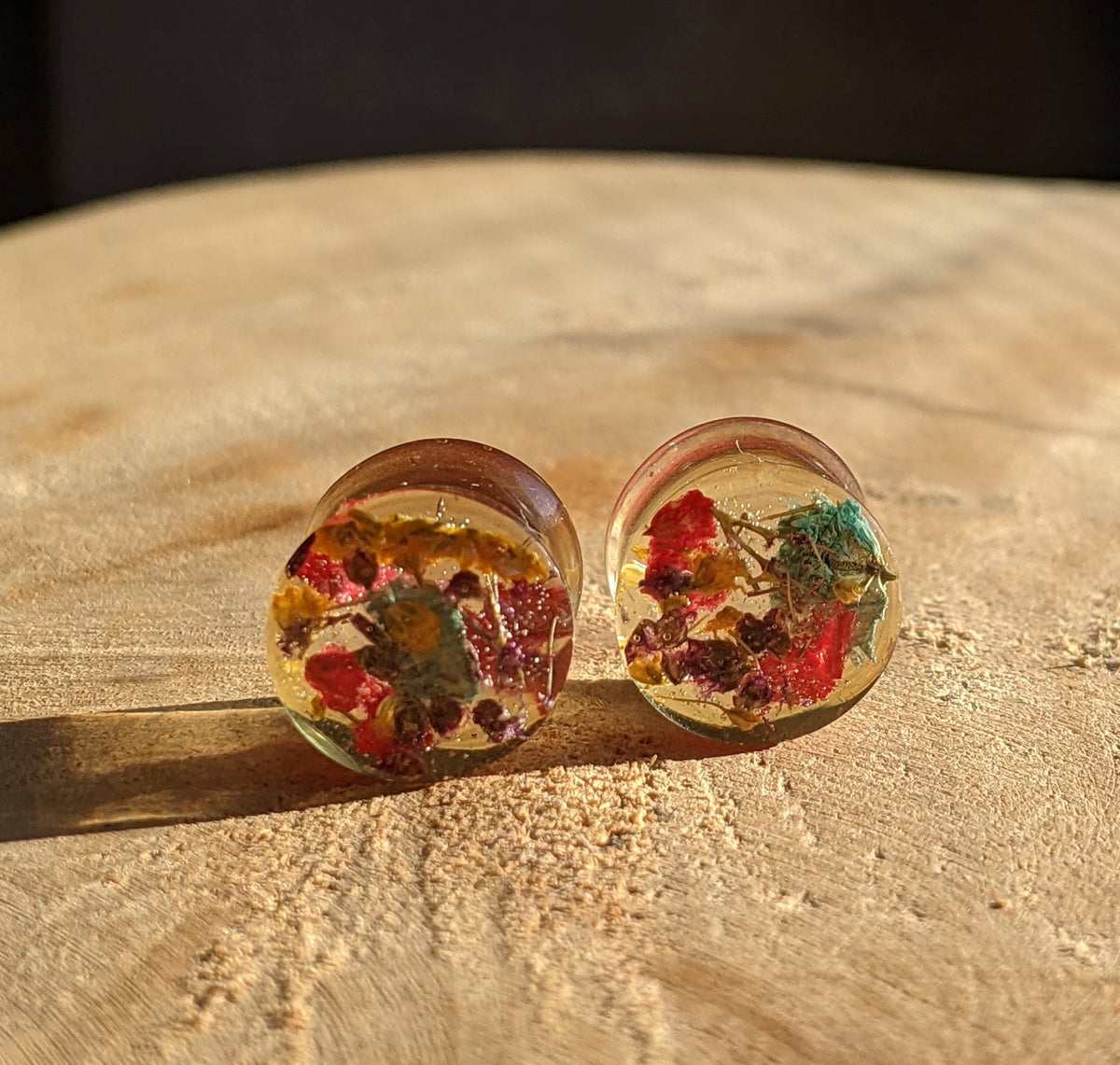 Handmade floral resin ear gauges with real pressed flowers EL-Creations