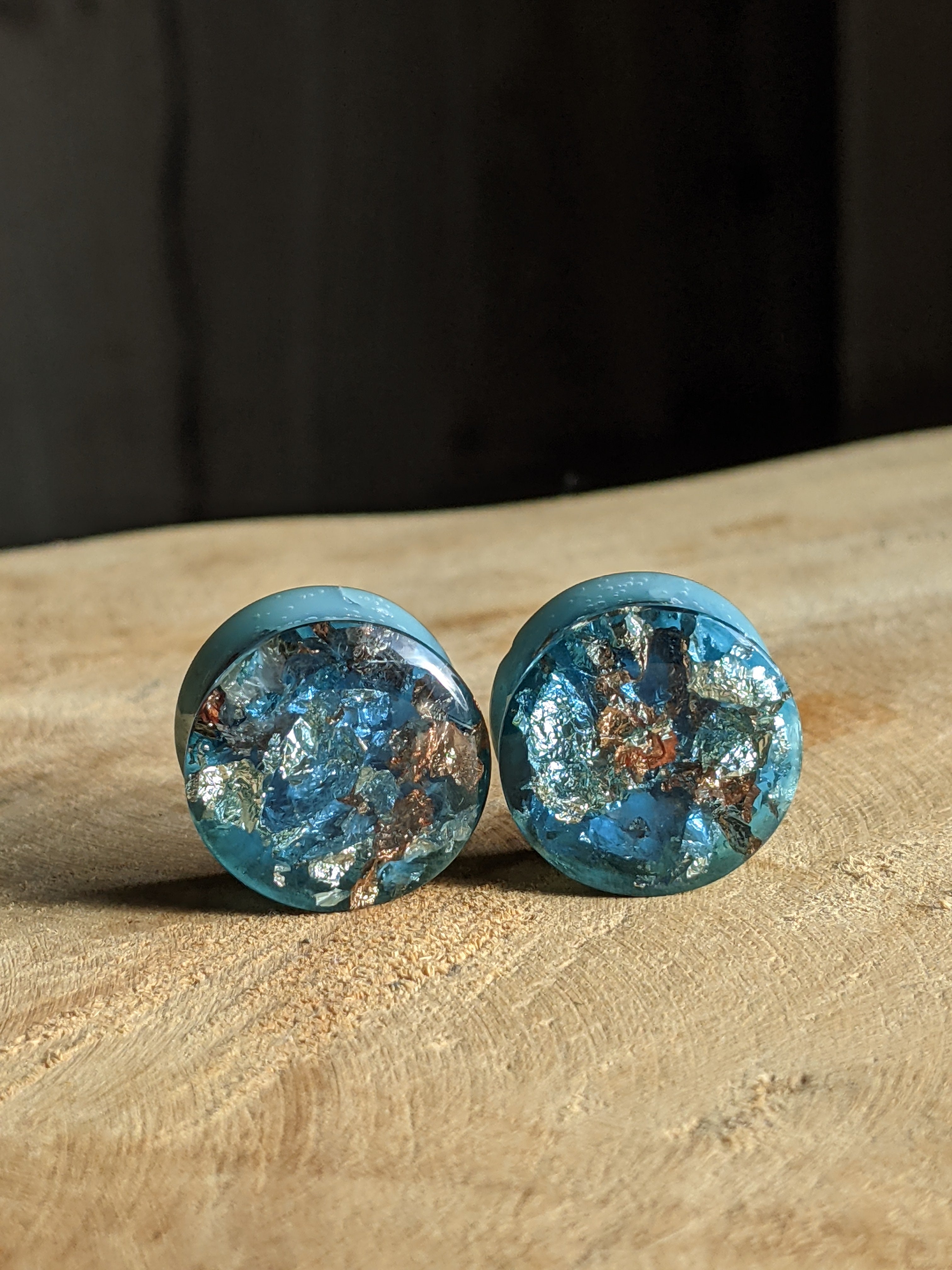 Boucles d'oreilles en résine bleu turquoise à deux faces