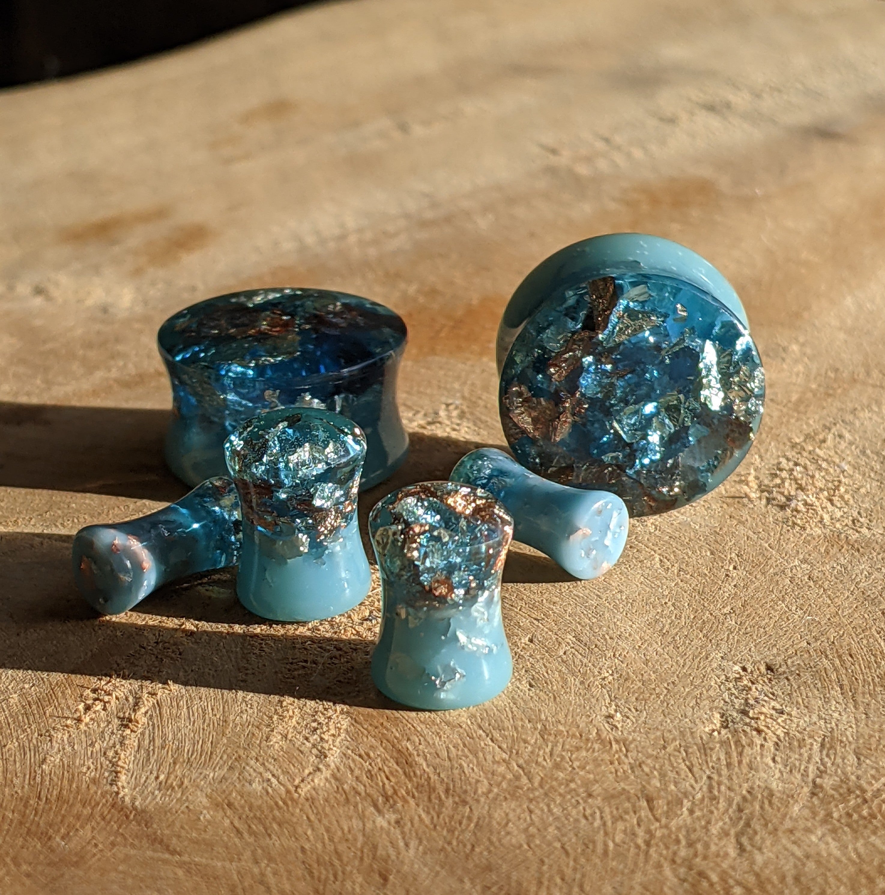 Boucles d'oreilles en résine bleu turquoise à deux faces