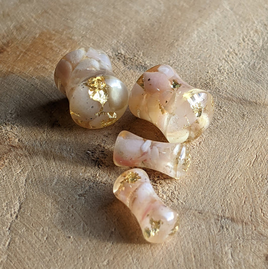 Rose quartz resin ear plugs with pink crystal design - EL-Creations