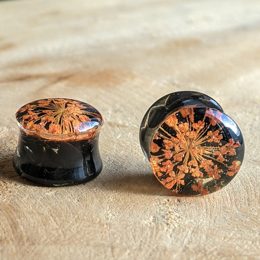 Black onyx flower resin ear plugs - EL-Creations