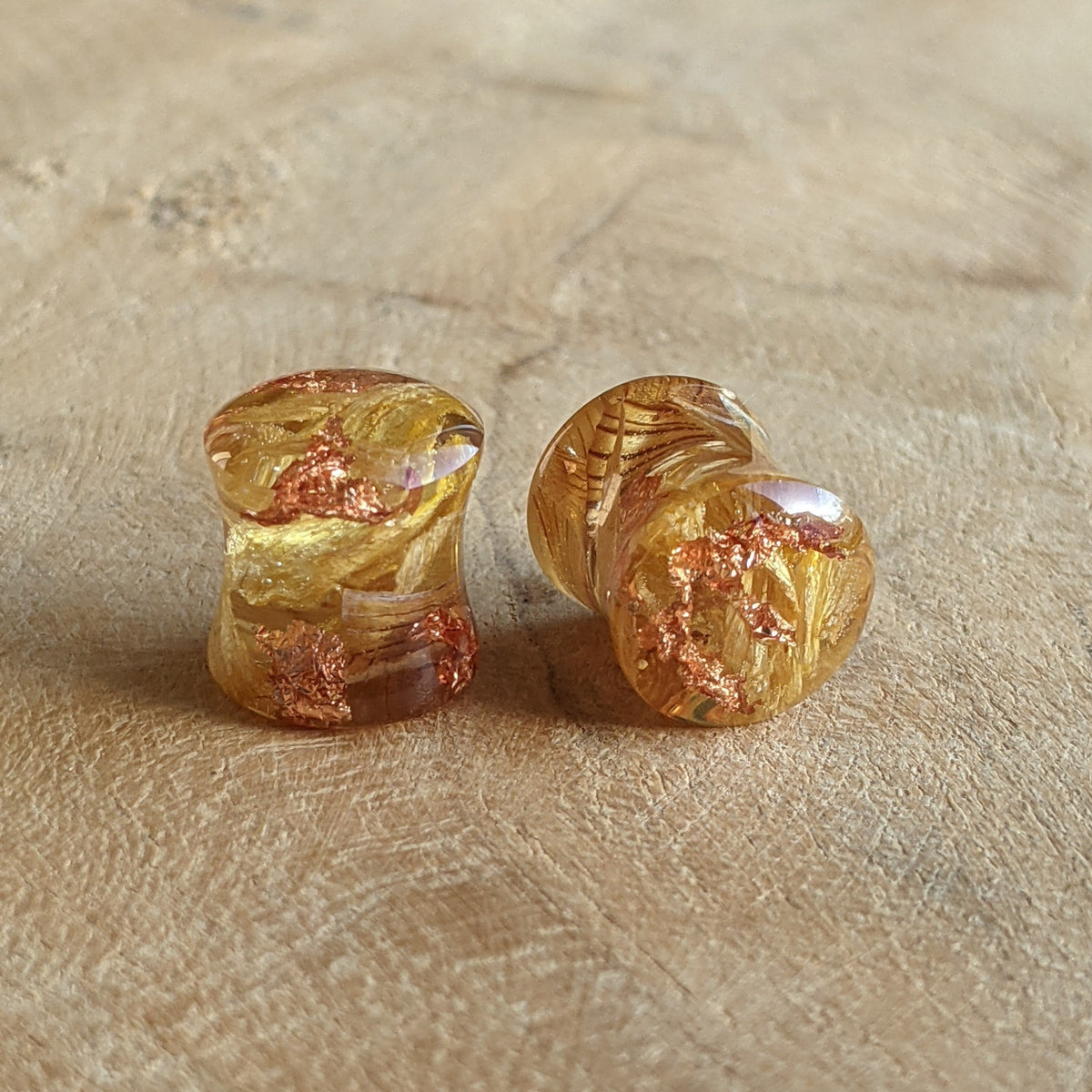 Sunflower resin ear plugs with real sunflower petals - EL-Creations