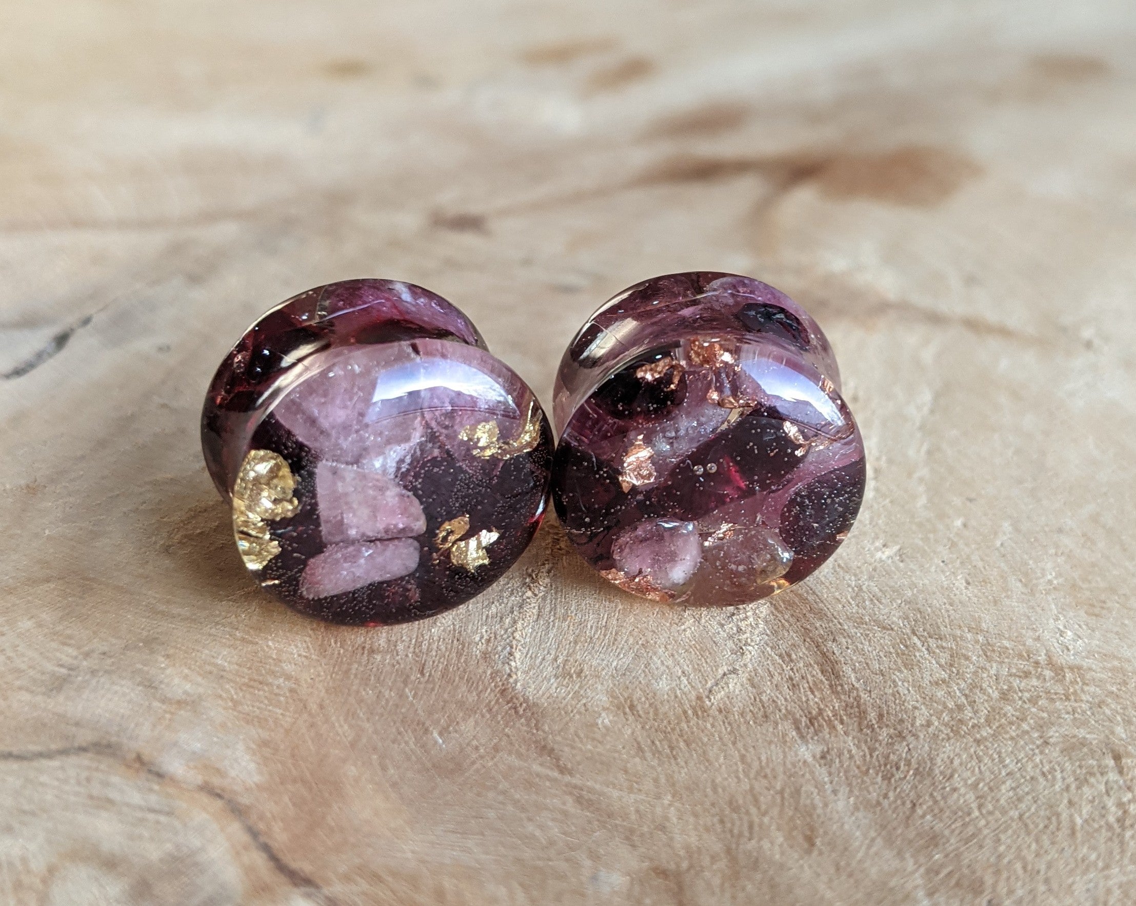 Boucles d'oreilles écarteur en résine Grenat Tourmaline 16 mm