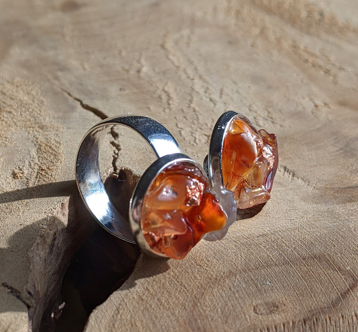 Adjustable carnelian resin ring side view – real gemstone in clear resin dome – EL-CreationS