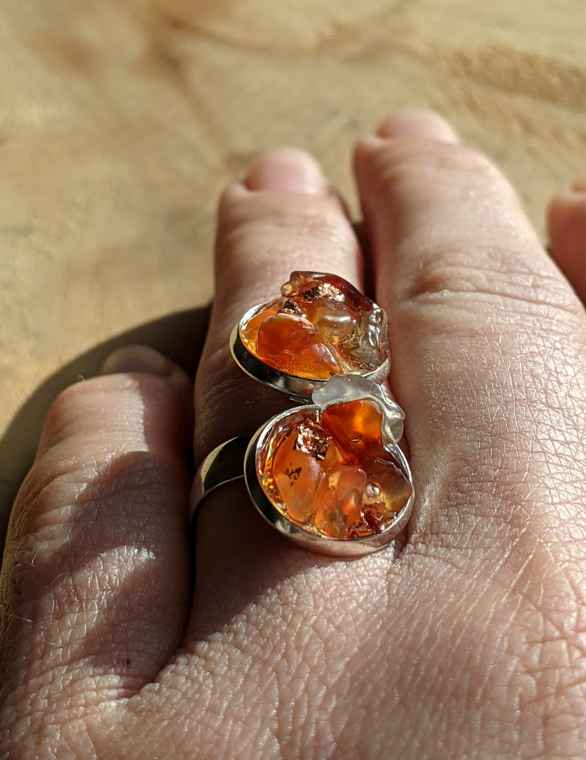 Unique bohemian resin ring with real carnelian and copper flakes – handmade gift for her – EL-CreationS