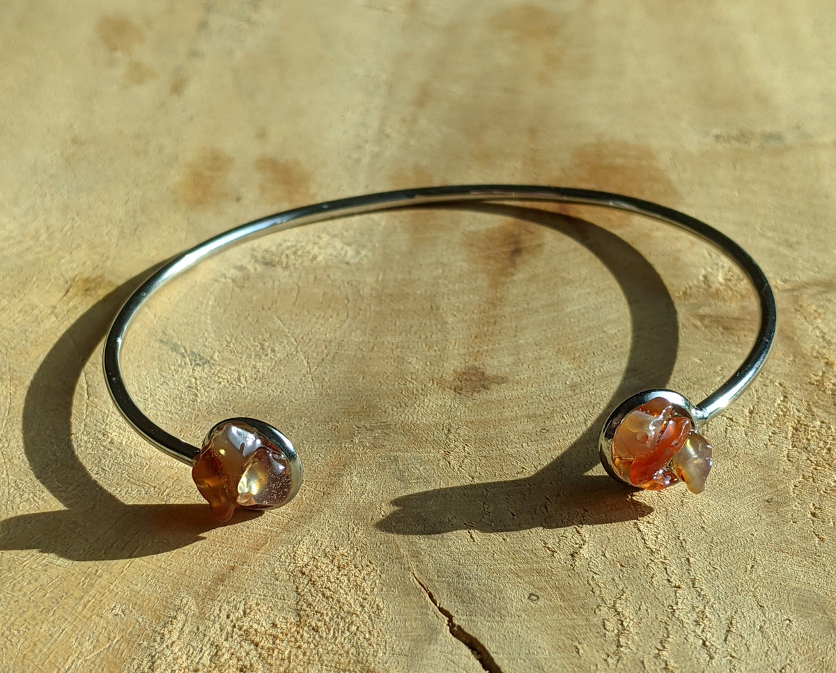 Minimalist Carnelian gemstone bracelet handcrafted by EL-Creations