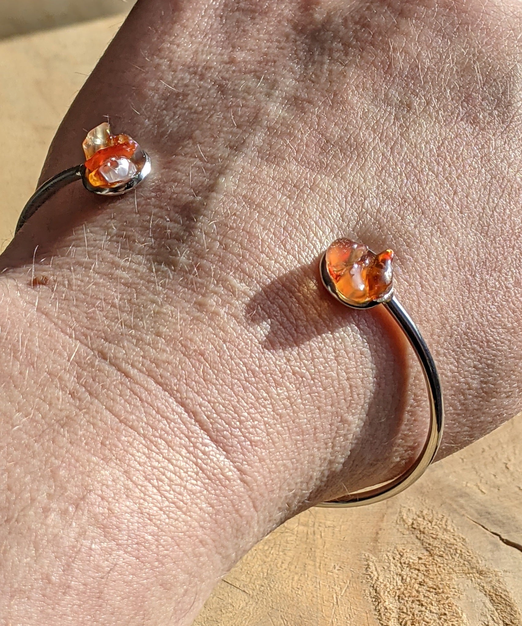 Bracelet manchette en acier inoxydable et cornaline