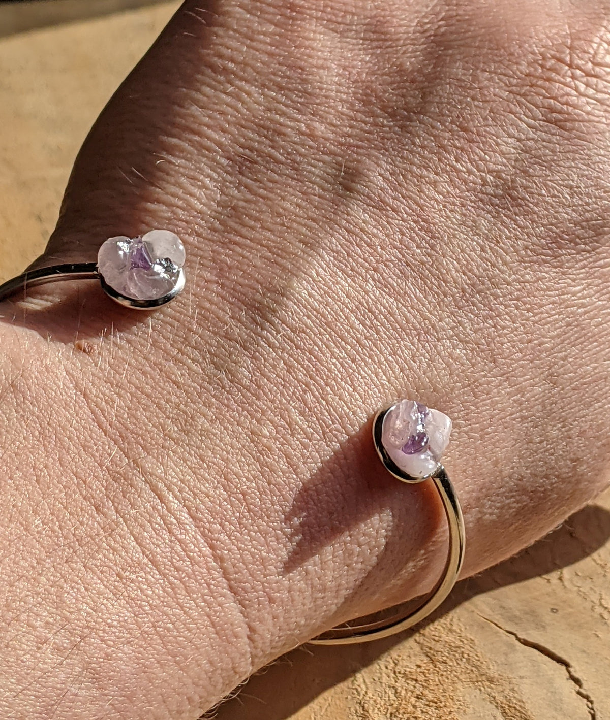 Crystal clear resin cuff featuring rose quartz and amethyst – EL-Creations