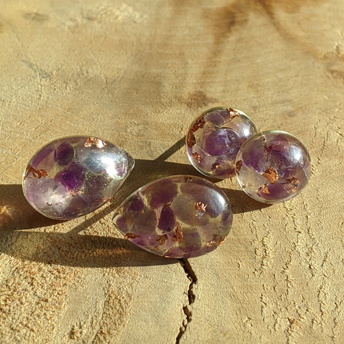Handmade amethyst resin stud earrings with copper flakes, circle and drop styles, EL Creations Belgium