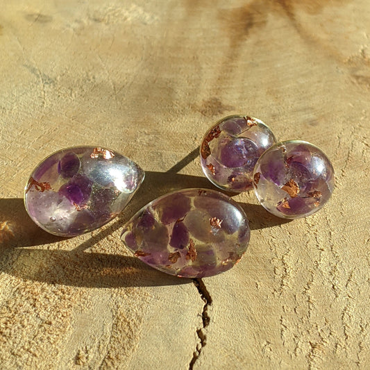 Handmade amethyst resin stud earrings with copper flakes, circle and drop styles, EL Creations Belgium