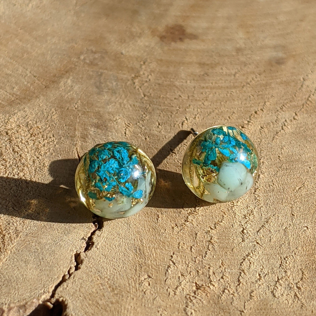 Handmade aquamarine flower resin stud earrings 10mm with sterling silver base, EL Creations Belgium