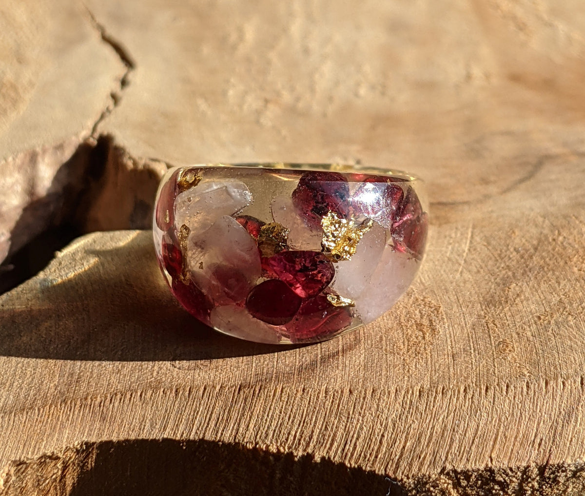 Elegant resin ring with natural garnet and rose quartz crystals by EL-Creations