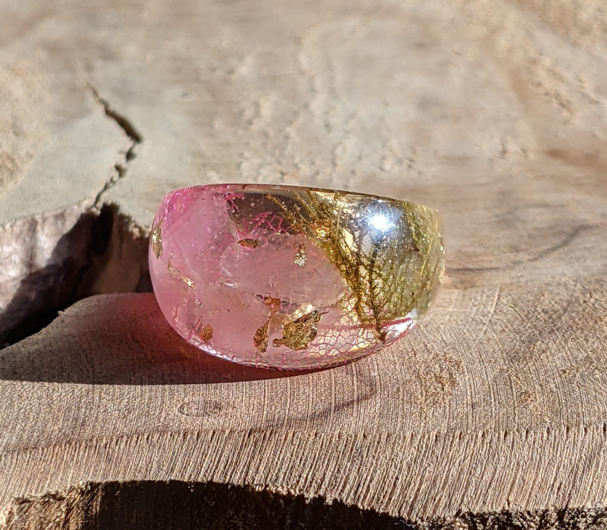 Rose quartz resin ring with preserved leaf and pink flowers by EL-Creations
