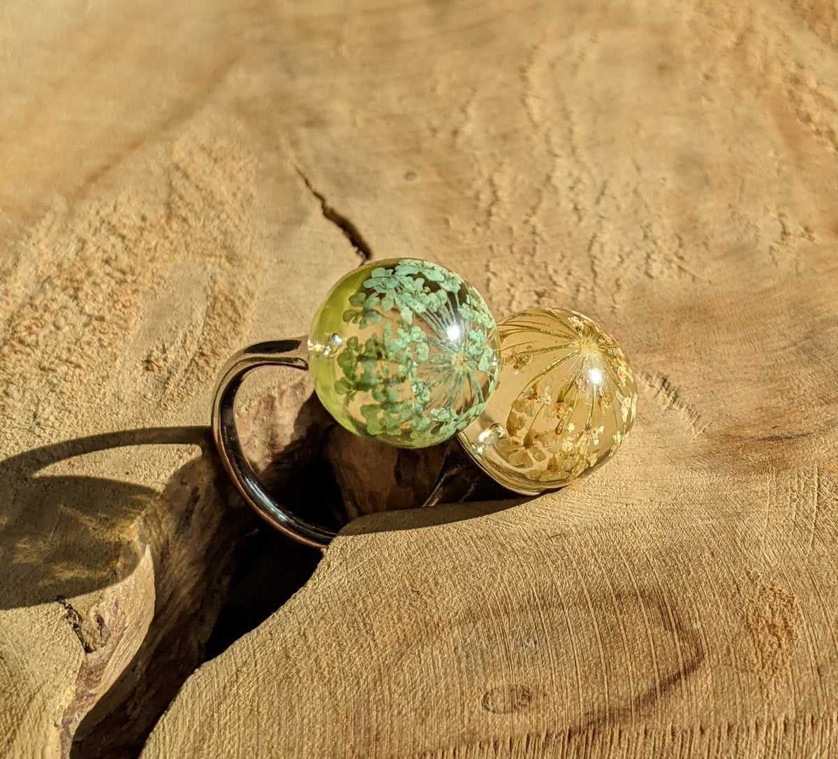 Real flower ring worn on finger, nature-inspired handmade jewelry Belgium