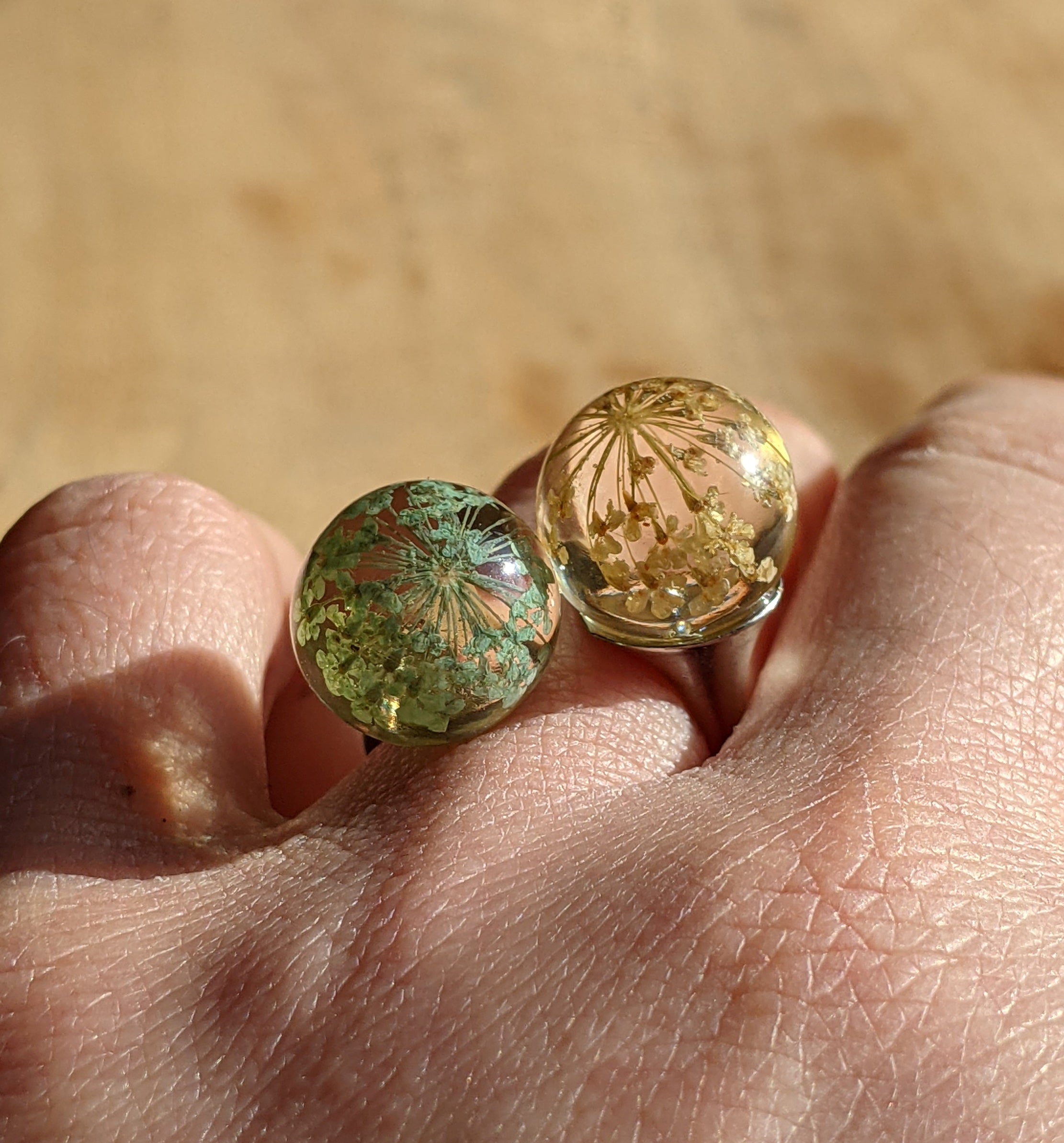 Bague fleur, bague boule de vraies fleurs, bague fleur ajustable