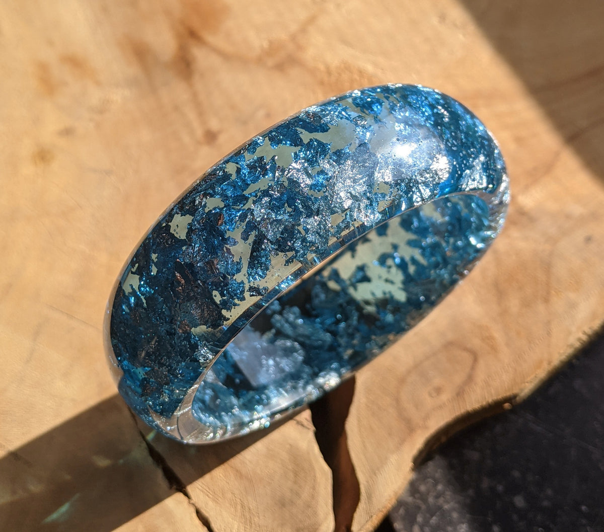 Handcrafted blue resin bangle with polished finish – EL-Creations