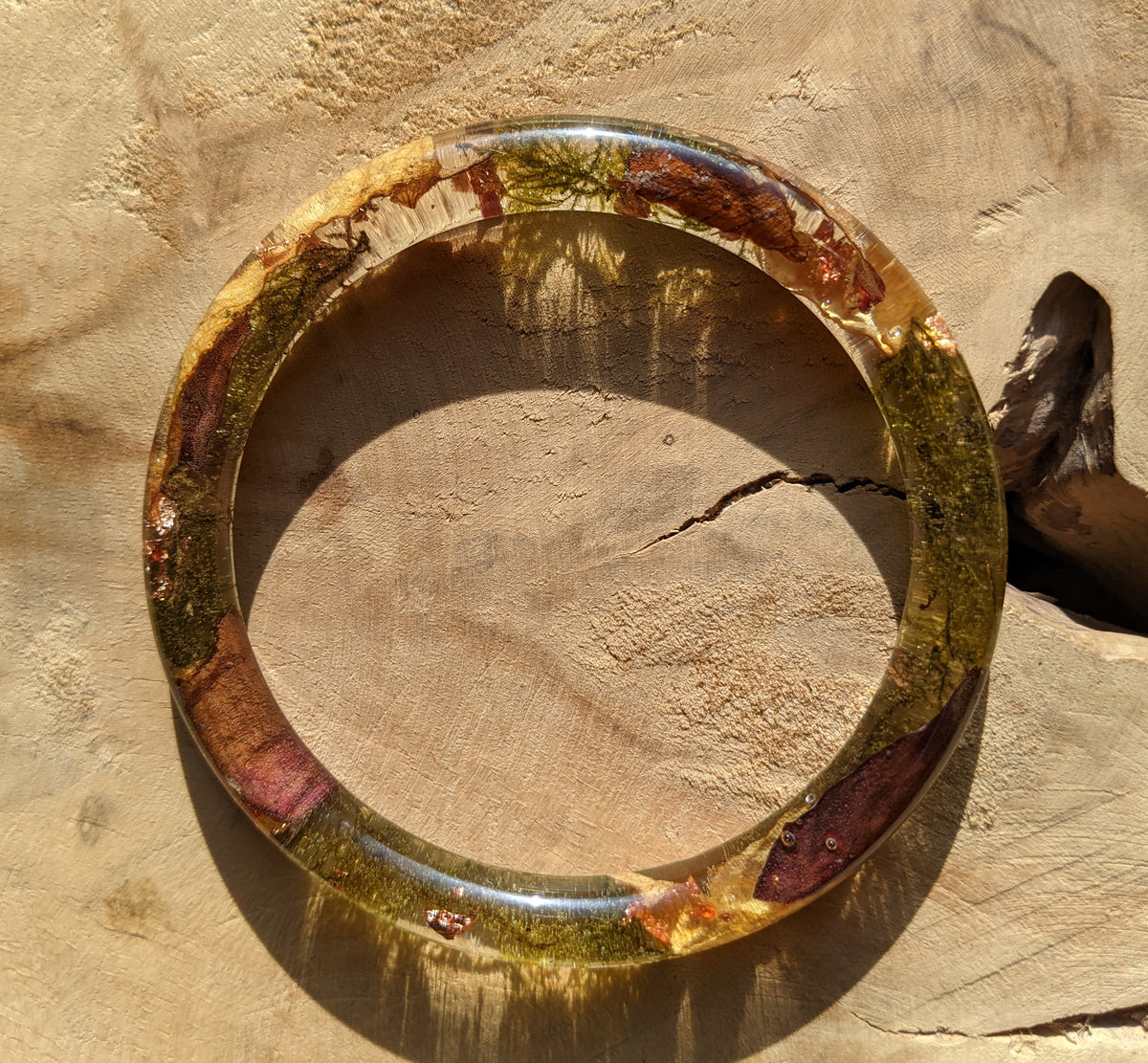 Garden inspired bracelet with real leaves preserved in resin – EL-Creations