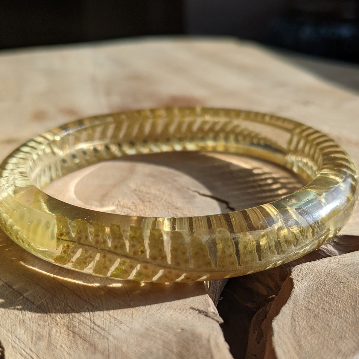 Handmade woodland bangle with real preserved fern – EL-Creations