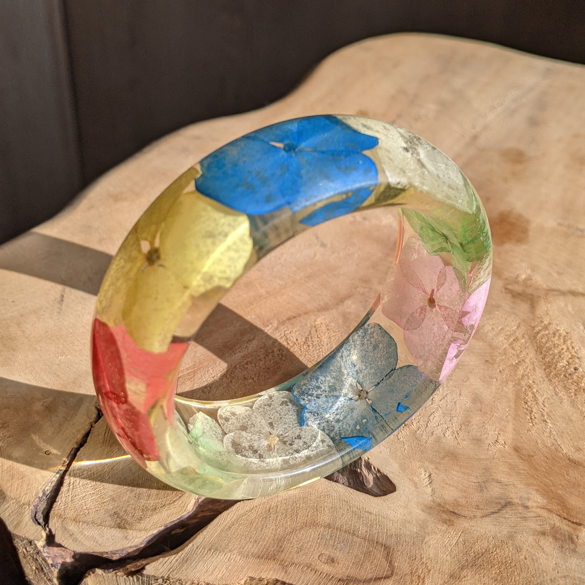 Nature inspired bracelet featuring genuine hydrangea flowers – EL-Creations