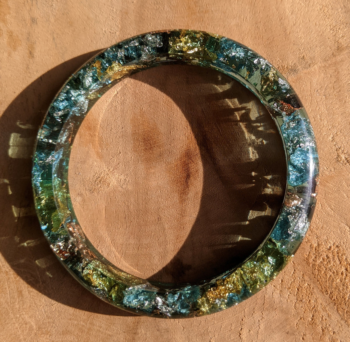 Unique blue artisan bangle handcrafted in resin – EL-Creations