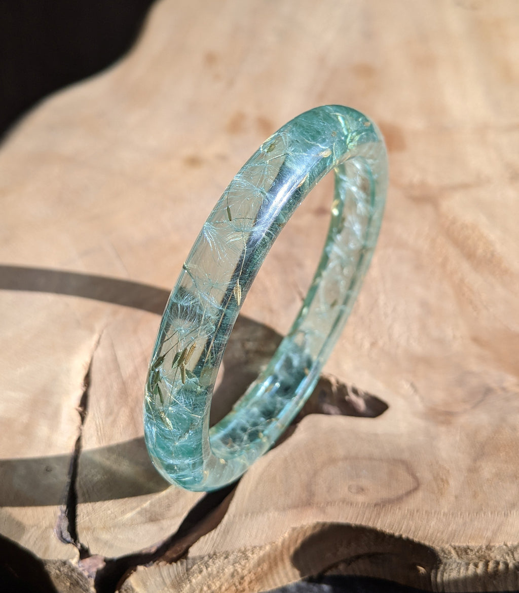 Bracelet jonc en résine à motif de graines de pissenlit