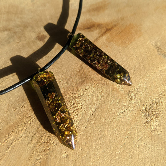 Green crystal point resin necklace with copper flakes handmade jewelry EL-Creations