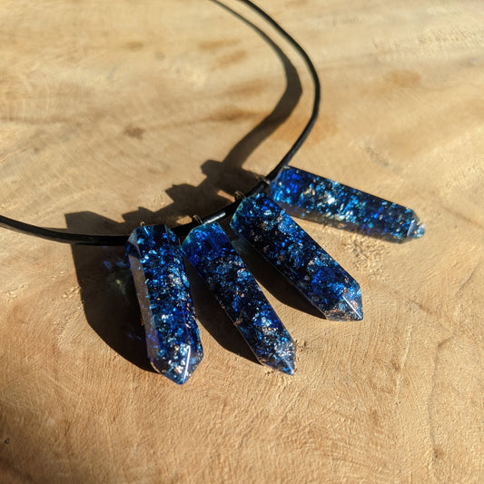 Blue crystal point resin necklace with metallic flakes handmade by EL-Creations