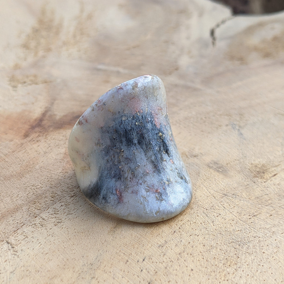 White marble effect resin ring with black details and metallic flakes by EL-Creations