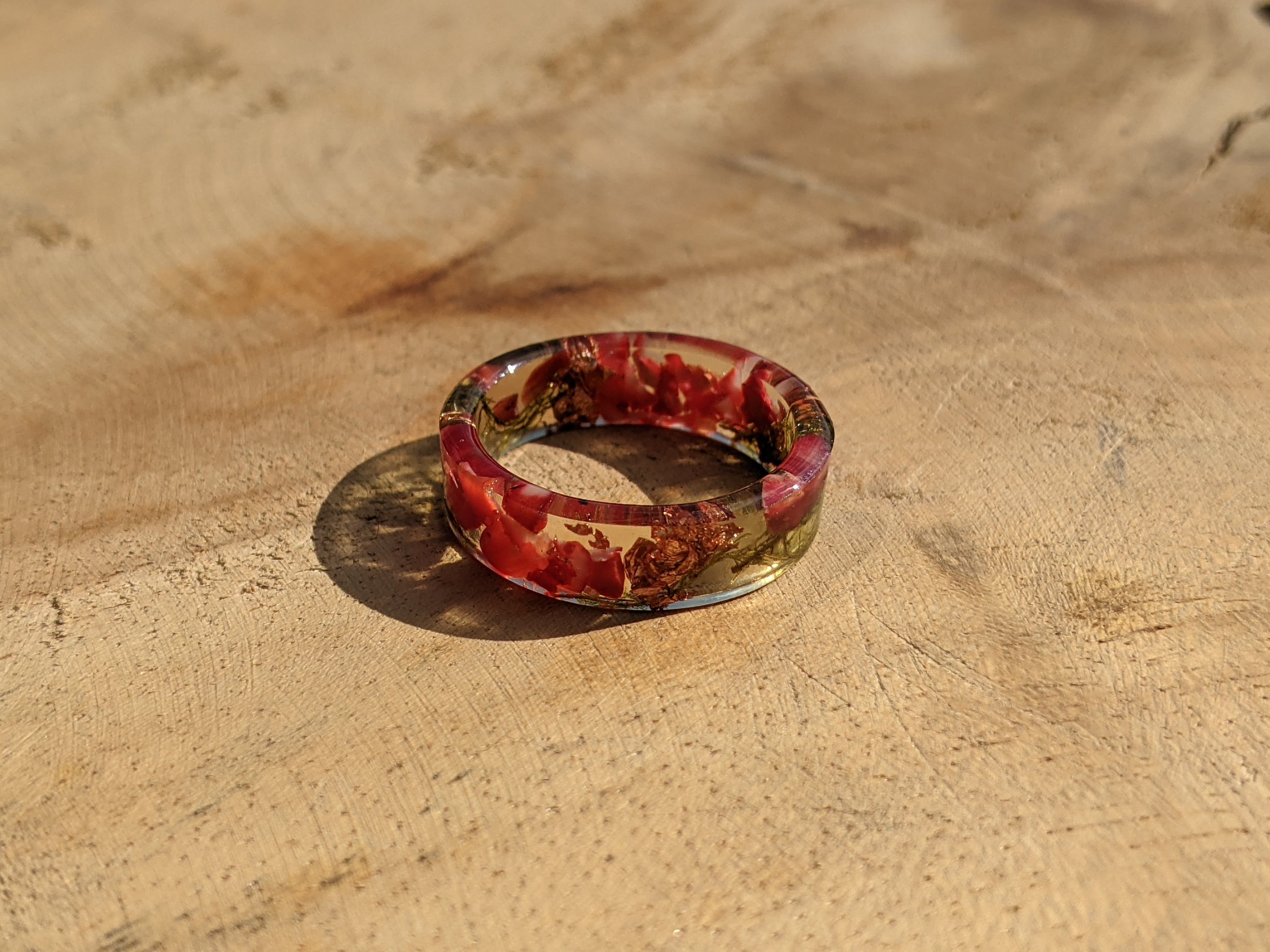 Bague en Résine Éclats de Cuivre Mousse Corail Rouge