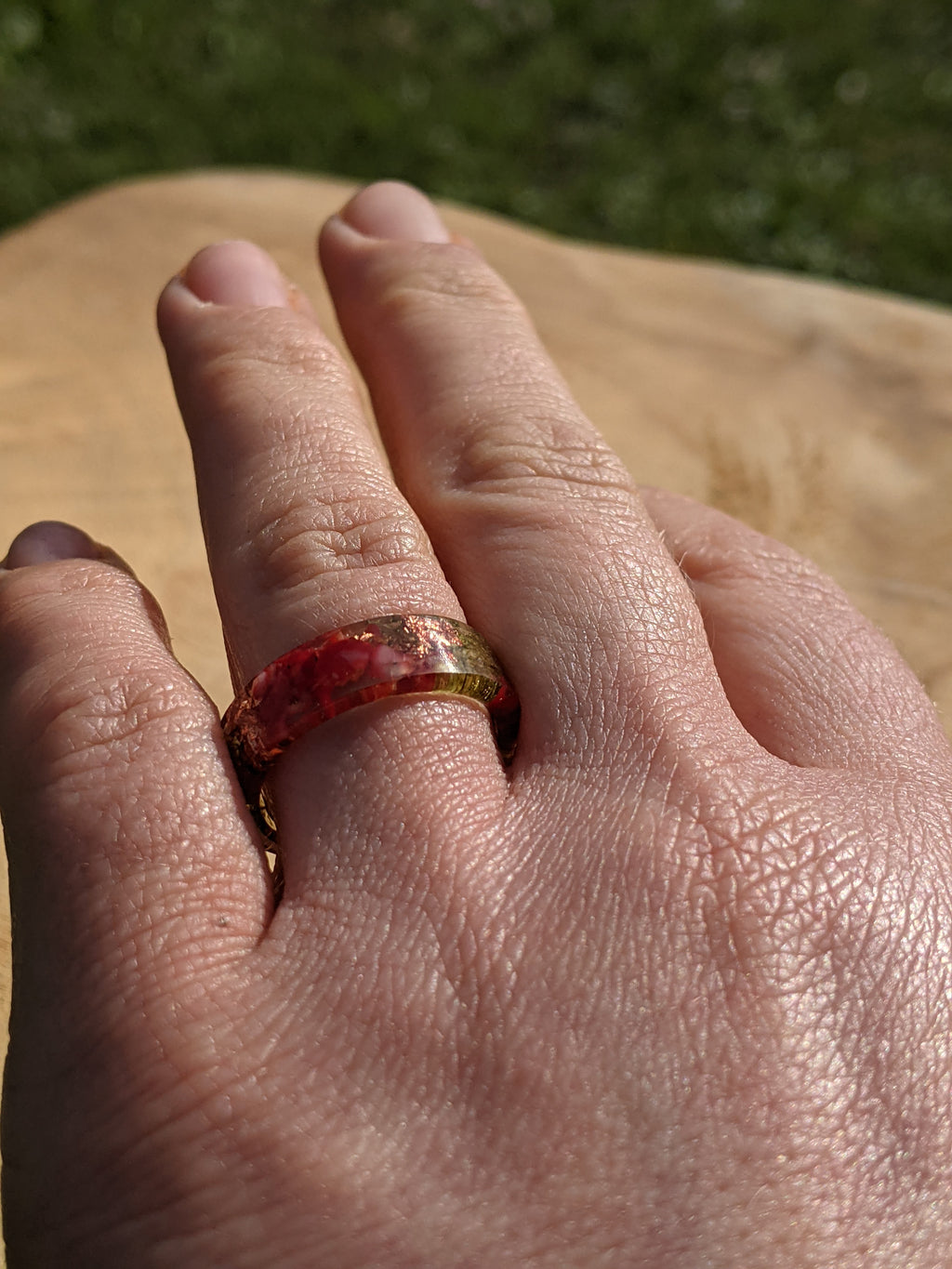 Bague en Résine Éclats de Cuivre Mousse Corail Rouge