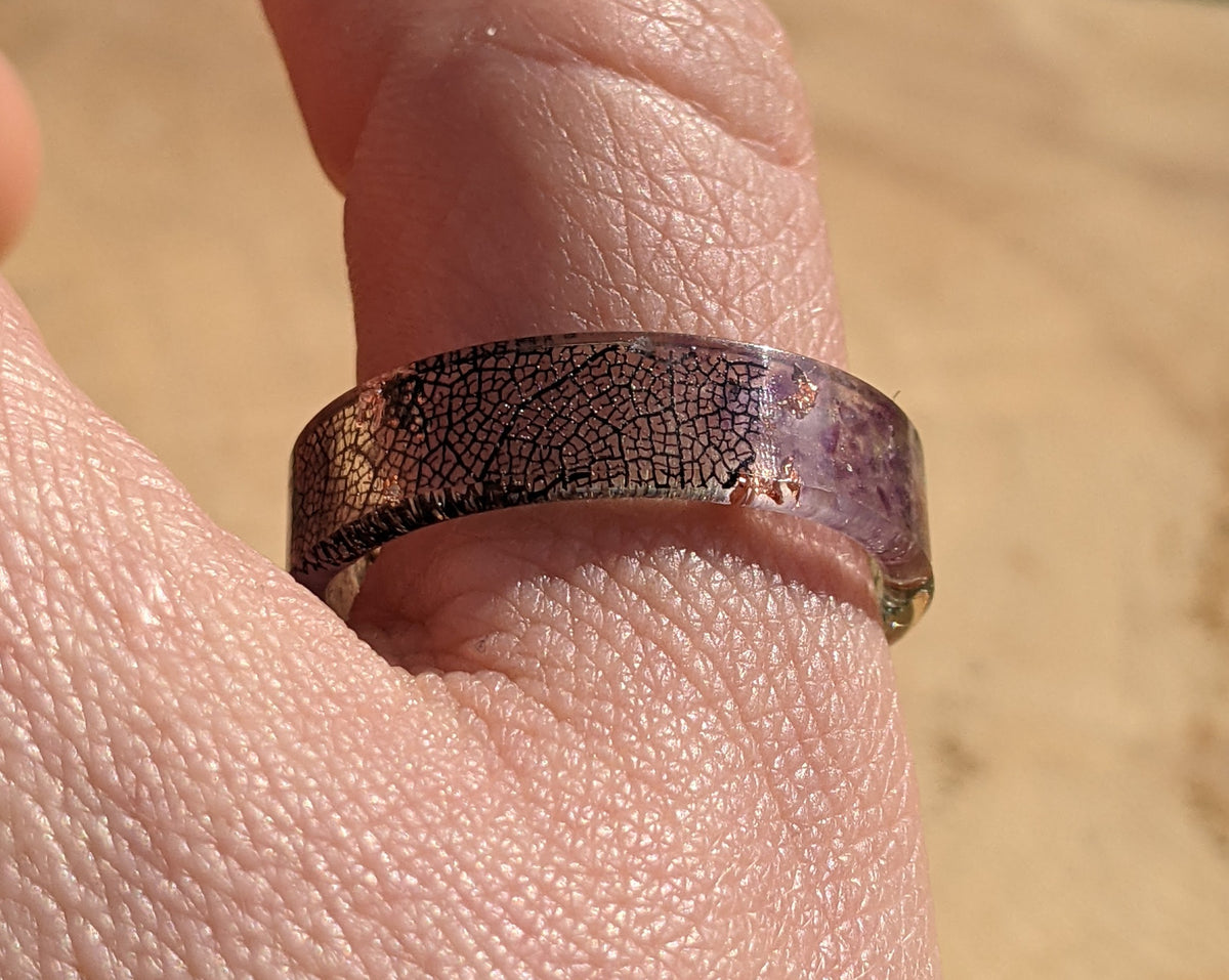 Unique Handmade Botanical Resin Ring by EL-Creations