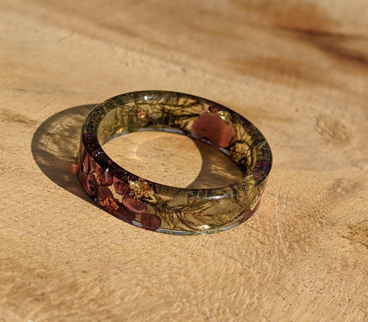 Botanical Resin Ring with Gold and Copper Flakes by EL-Creations
