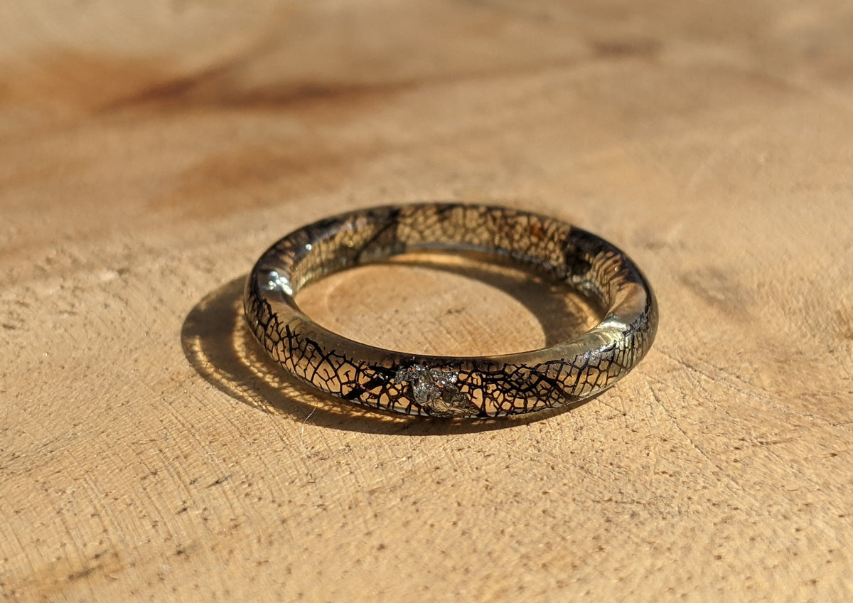 Nature inspired black resin ring – EL-Creations
