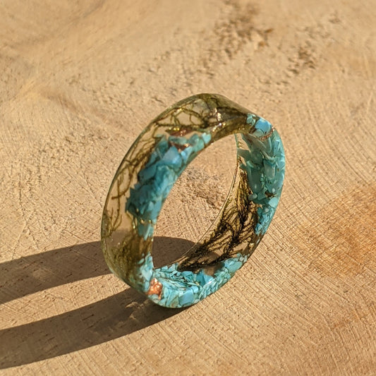 Turquoise moss resin ring with gold flakes by EL-Creations