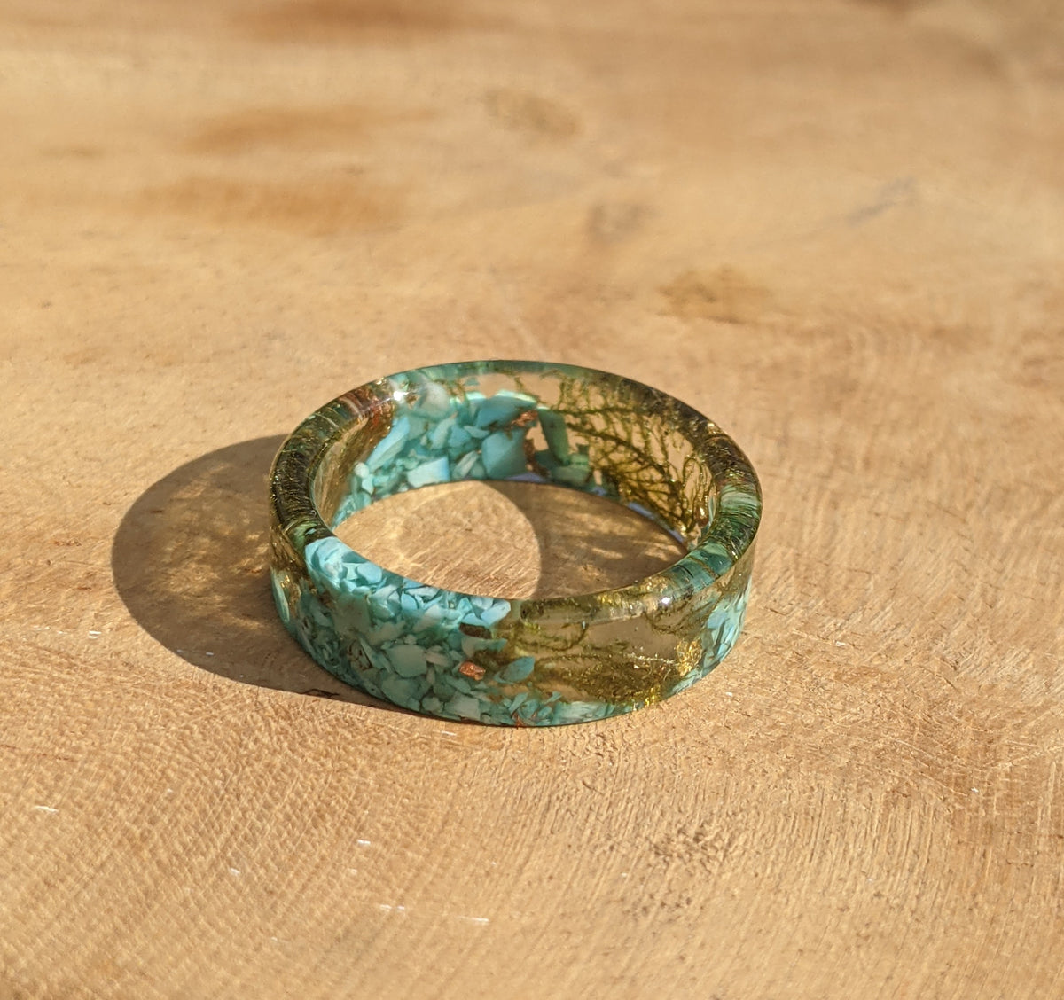 Turquoise resin ring with real moss and shimmering gold flakes by EL-Creations