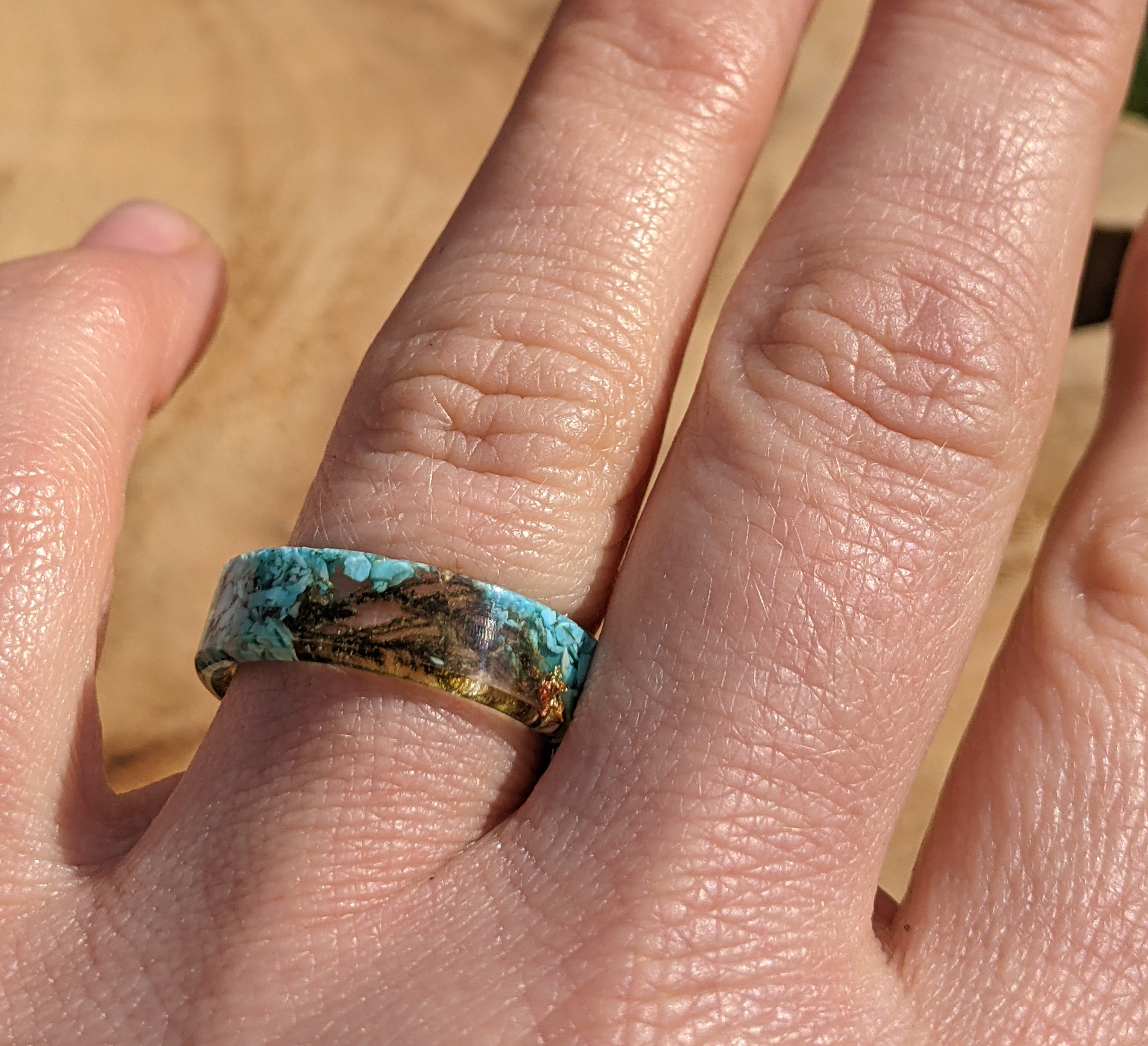Bague en résine Turquoise Mousse et Flocons d'Or